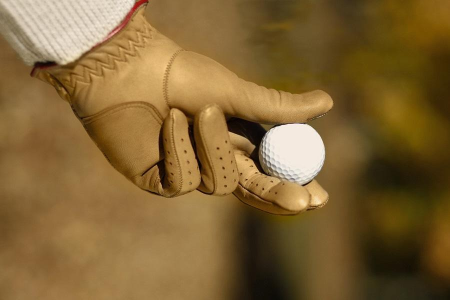 Golf Gloves Help Golfers Preventing Blisters